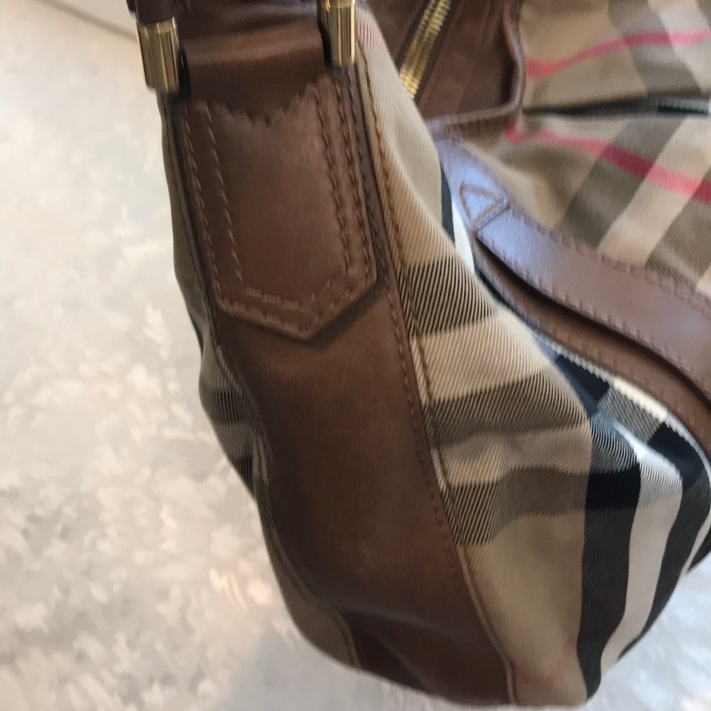 Burberry bag - Picture 2 of 9